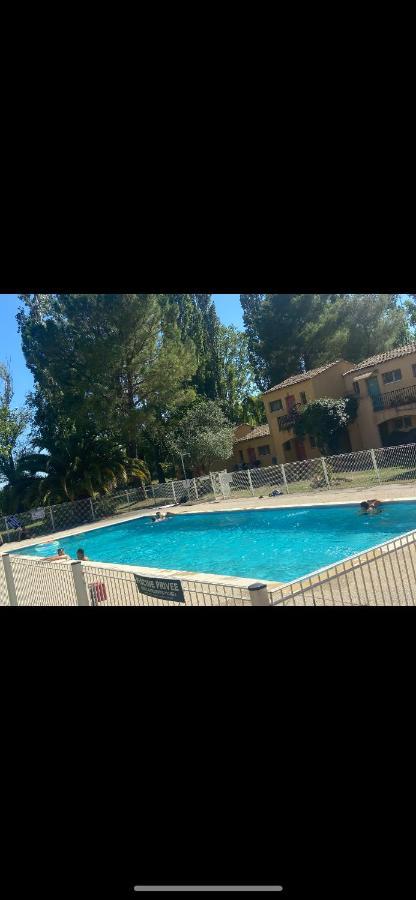 Appartement Village 7 En Residence De Vacances En Camargue 아흘르 외부 사진